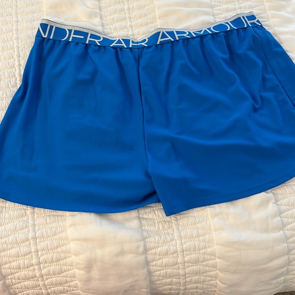 Under Armour - Running Shorts XL - Picture 2 of 3